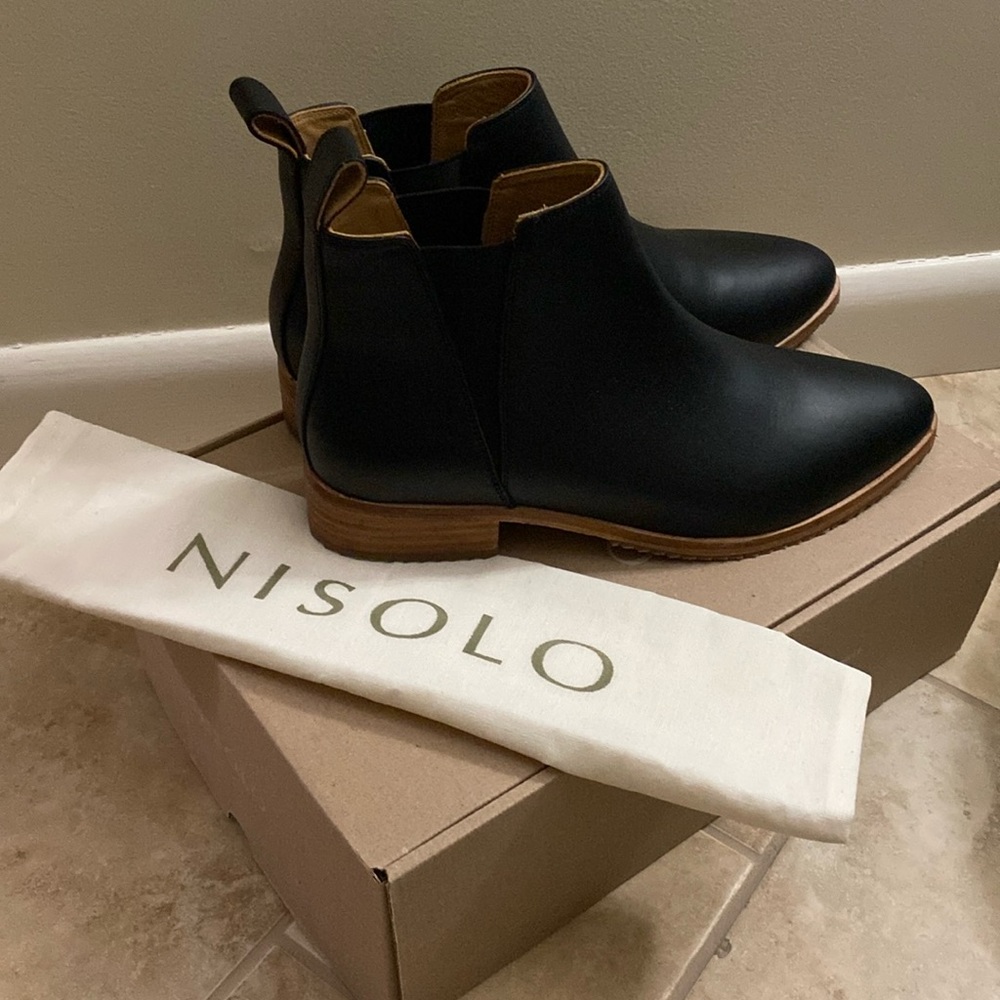 Nisolo Eva Everyday Chelsea Boots